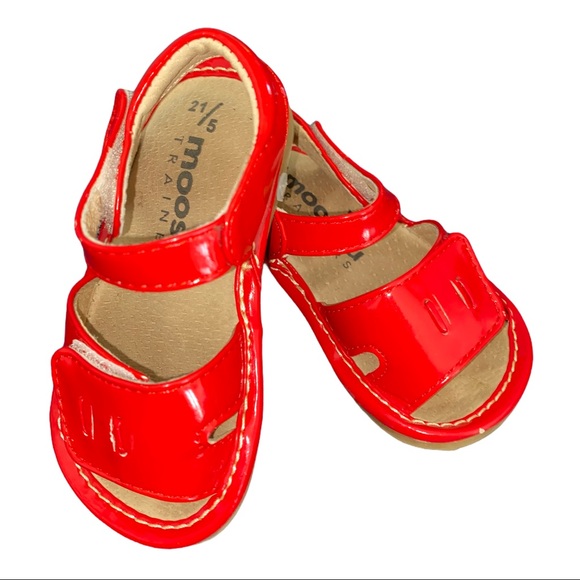 MOOSHU Squeak Train Red Patten Sandals Toddlers 5 - Picture 5 of 10